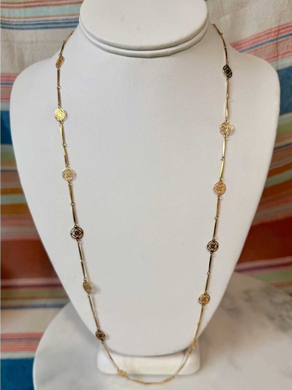 Avon Gold Floral Link Long Necklace- 26”